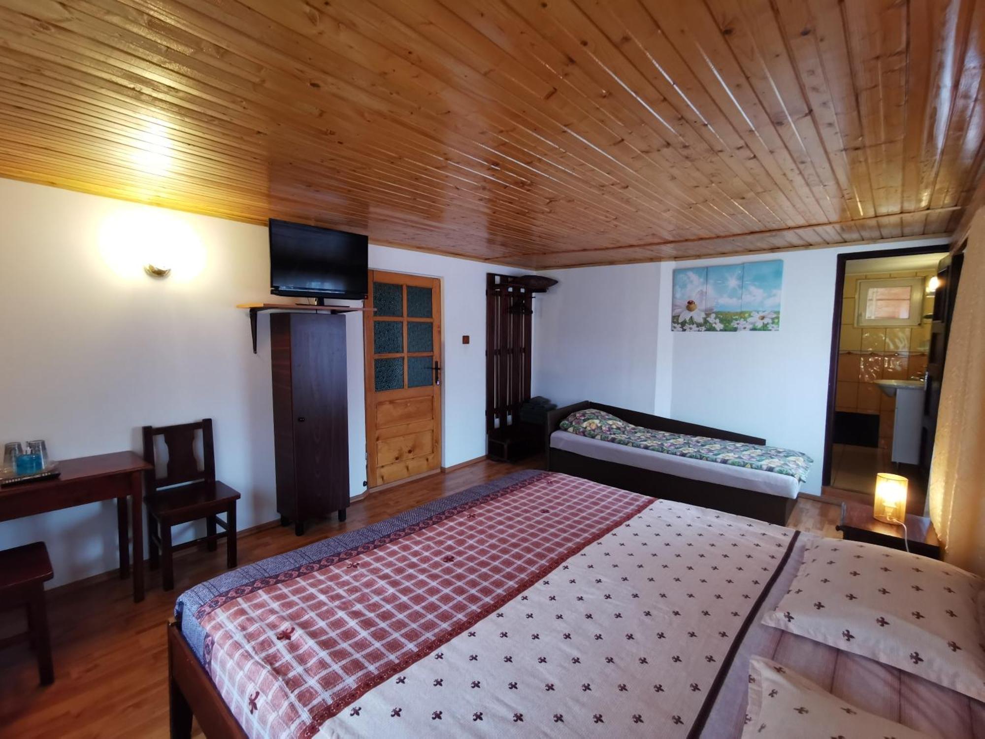 Nona Highland Home Moieciu de Jos Bagian luar foto