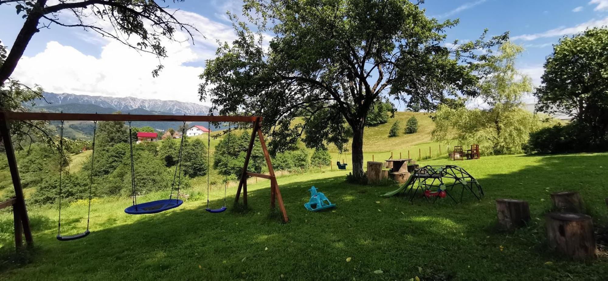 Nona Highland Home Moieciu de Jos Bagian luar foto